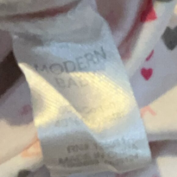 New Carter's Adorable Set Including Matching Hat and Mittens 0-3 Months NWT - Picture 2 of 4